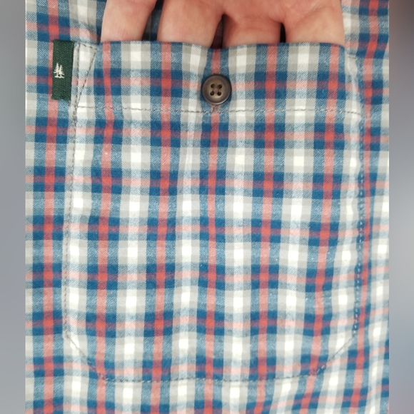 G.H. Bass & Co. Mens Button Down Shirt Size XL Blue and Red - Picture 4 of 6